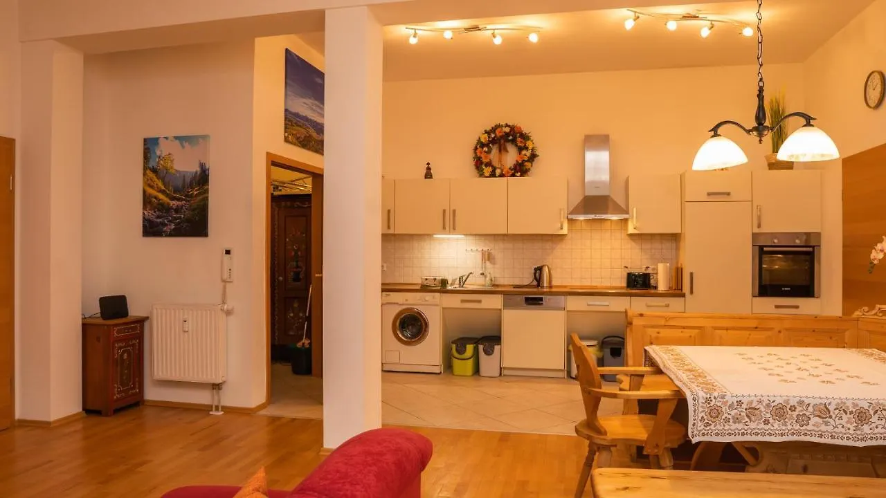 Schone Eigentumswohnung In Der Altstadt Mit Terrasse Fussen Apartment